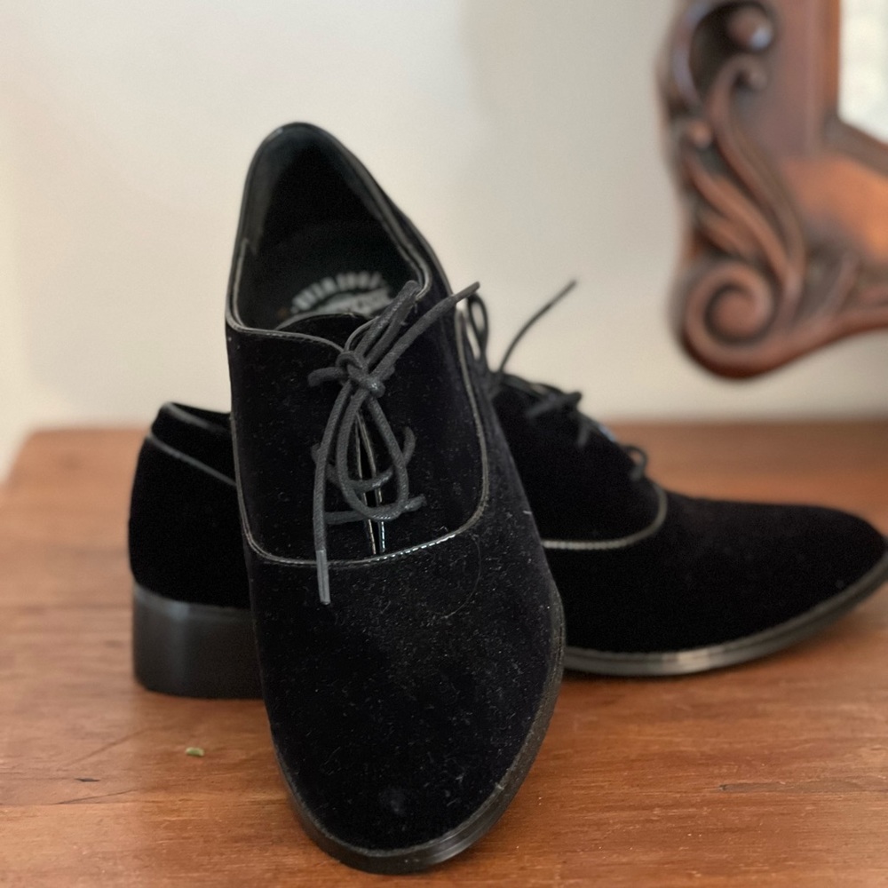 Band NEW black velvet shoes by DNA footwear